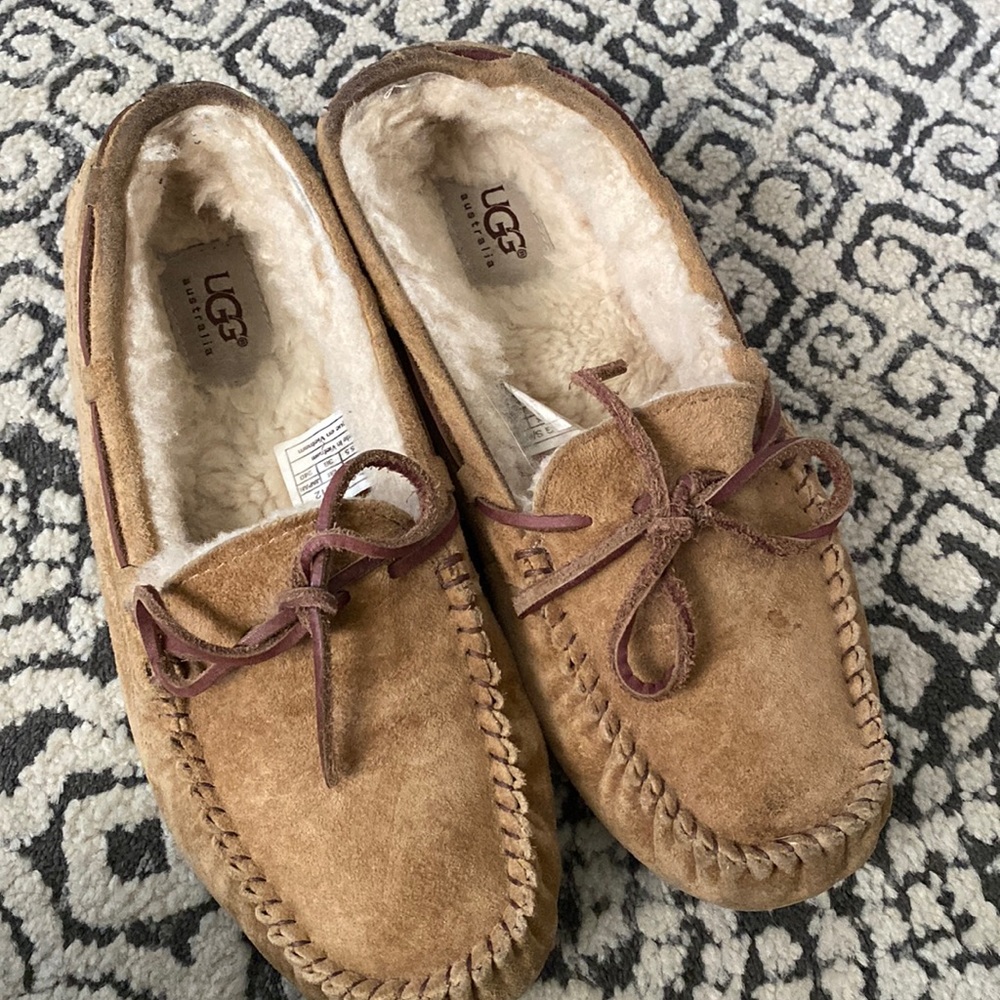 Womens authentic Ugg slippers